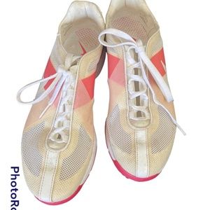 Nike Hyperfuse women's golf shoes size 7 pink/cream/white/gray